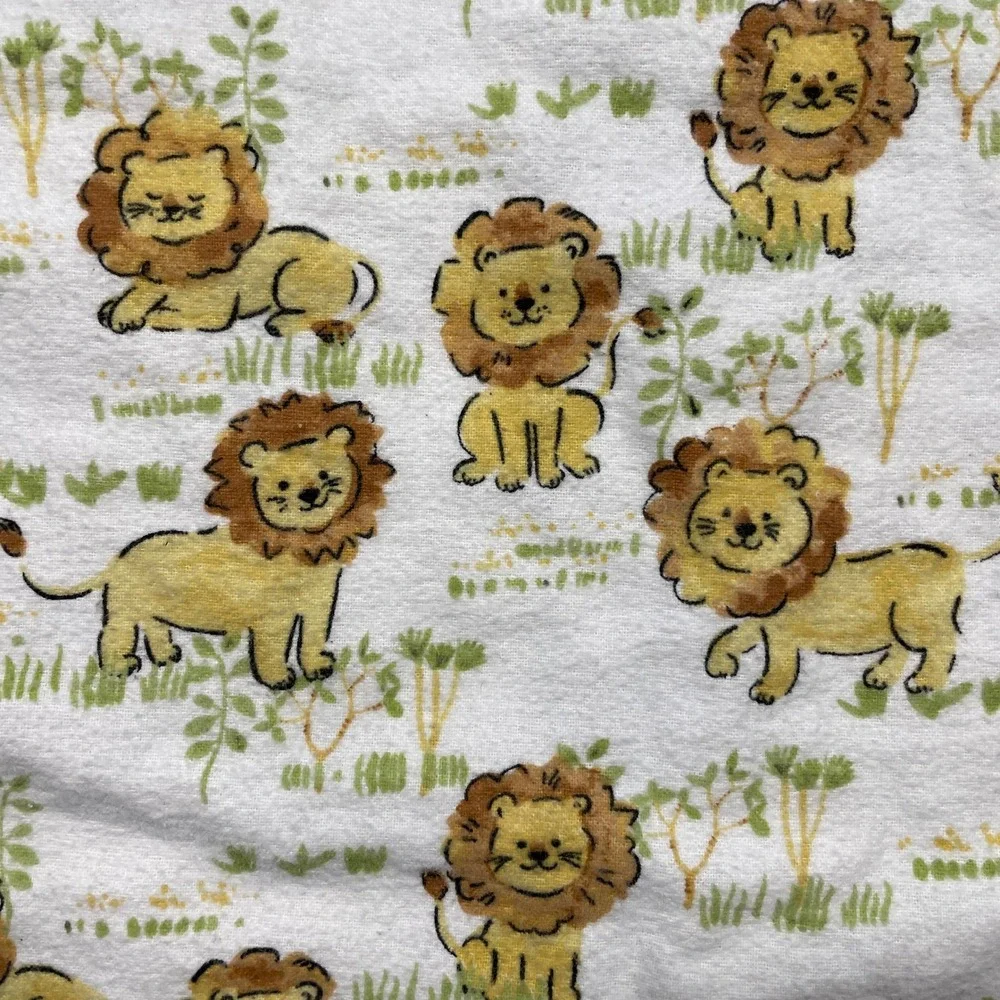 Cute Lion Print Baby Blanket Soft Nursery Swaddle Toddler Nap Time 33 x 21